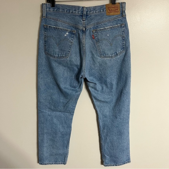Women’s Levi’s 501 Original Button Fly Distressed Jeans Size 30‎ X 26 Light Wash - Picture 14 of 14